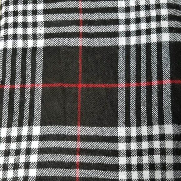 Cashmere Black White Red Cashmere Scarf 13" x 72" - Picture 6 of 6